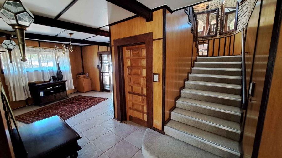 8 Bedroom Property for Sale in Clarens Free State